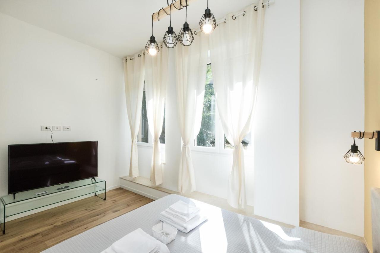 Magnoliaapartments - 18B Visconti Duomo Milan Bagian luar foto