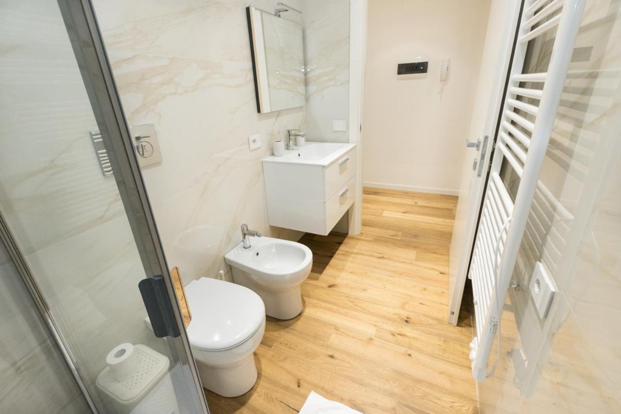Magnoliaapartments - 18B Visconti Duomo Milan Bagian luar foto