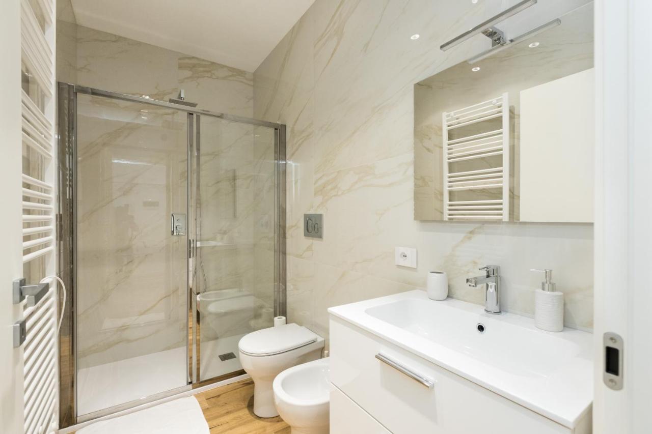 Magnoliaapartments - 18B Visconti Duomo Milan Bagian luar foto